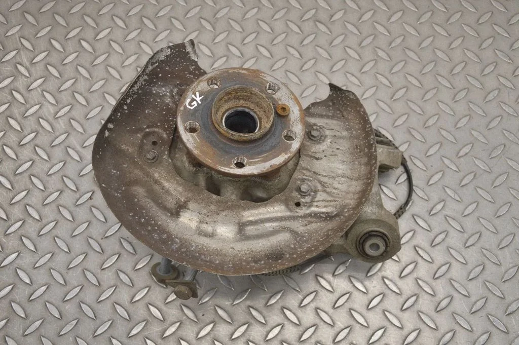 Rear wheel hub – left
