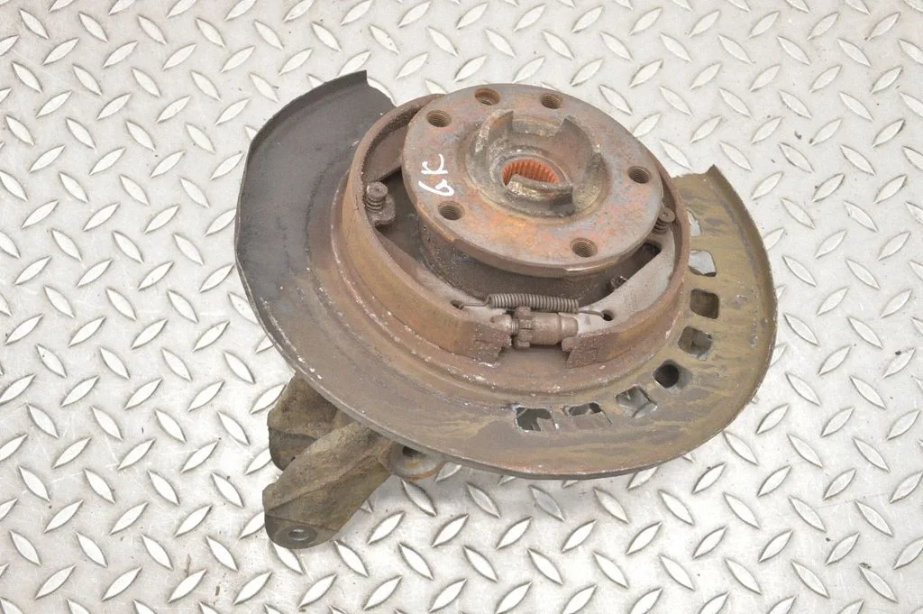 Rear wheel hub – left