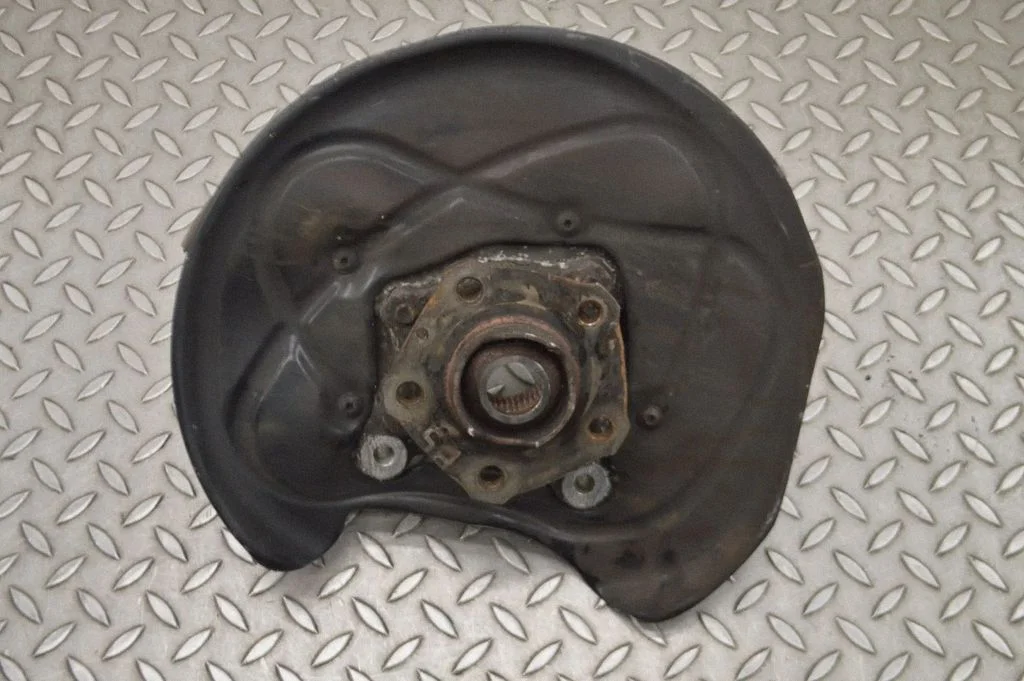 Rear wheel hub – left