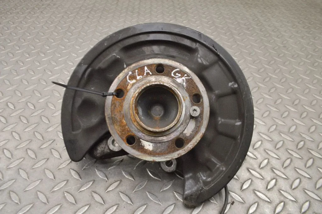 Aizmugurējā rumba – Mercedes-Benz CLA klase C117 X117 W117 (2013-2019)