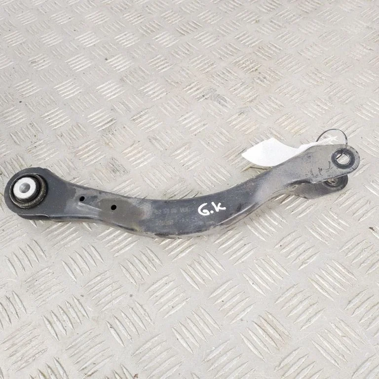 Aizmugurējā svira (dakša) A2233525301