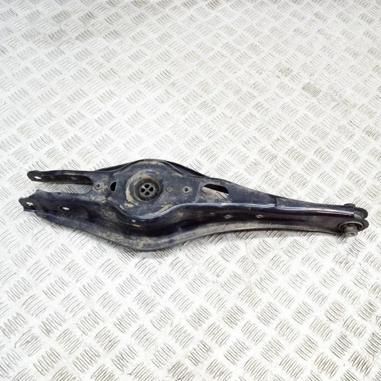 Aizmugurējā svira (dakša) 3Q0505311G