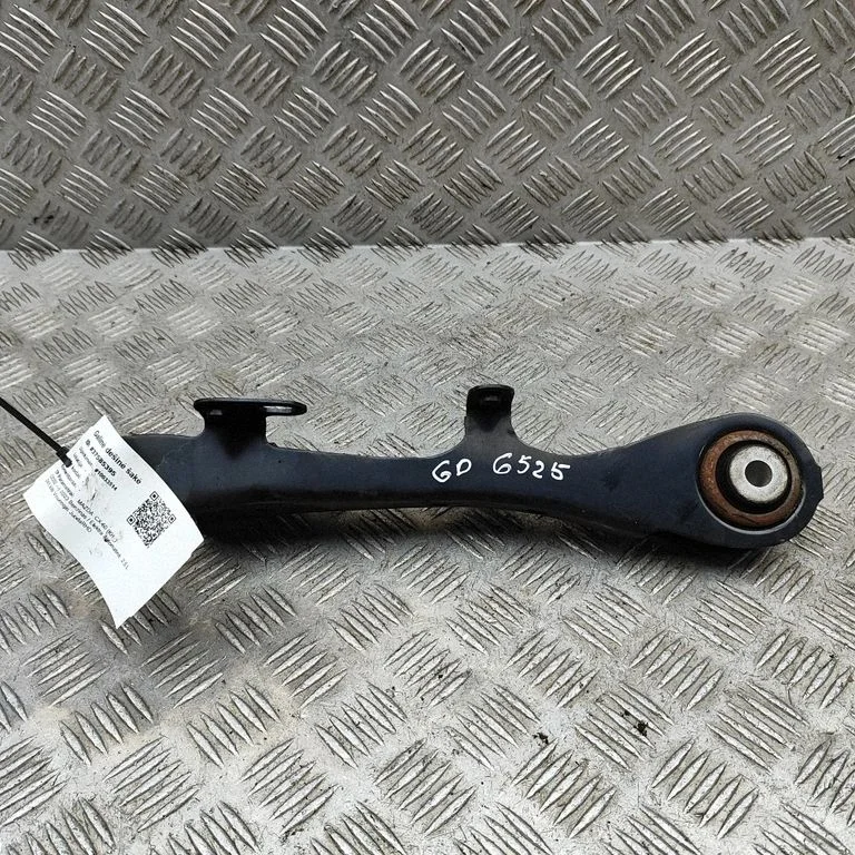 Aizmugurējā svira (dakša) KBB628200B