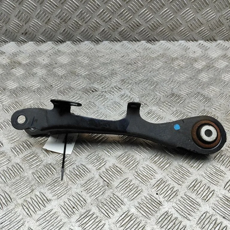 Aizmugurējā svira (dakša) KBB628250B