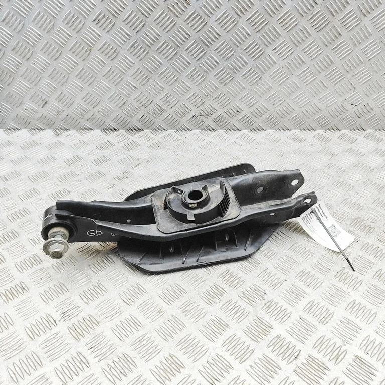 Tagumine ülemine õõtshoob – Volkswagen ID.7 (2023-)
