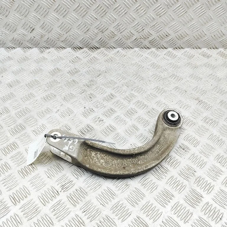 Tagumine ülemine õõtshoob 1EA505351B