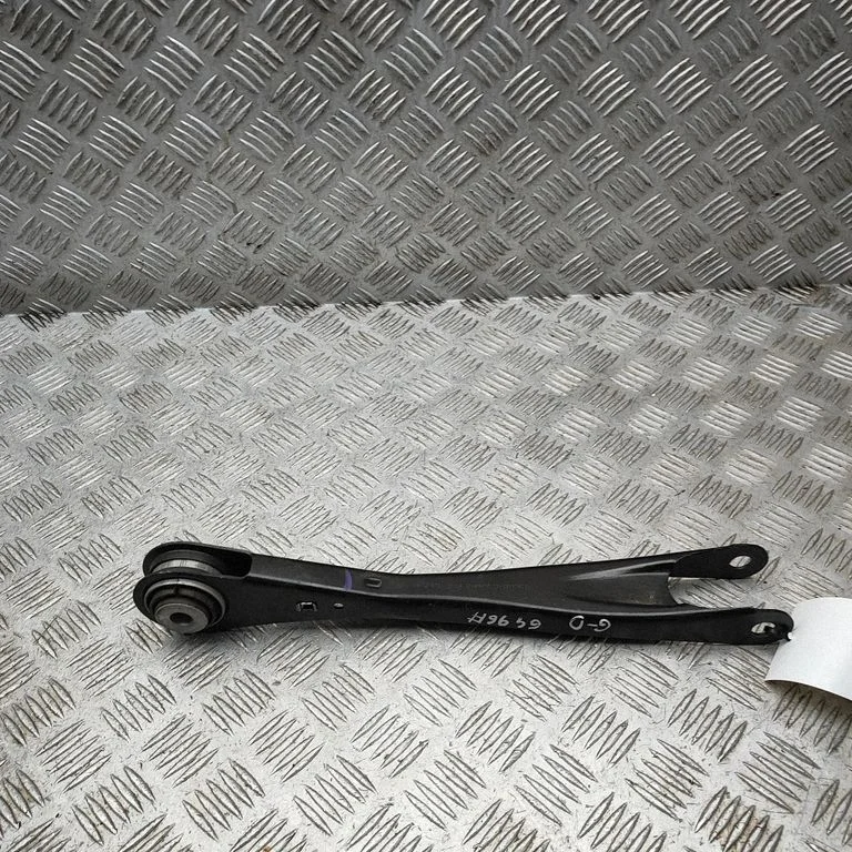 Aizmugurējā svira (dakša) 6878037