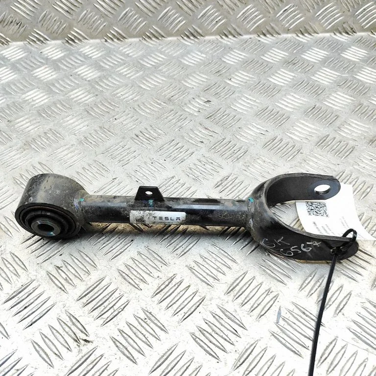Tagumine ülemine õõtshoob 128842300A
