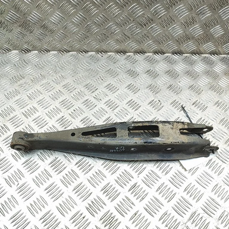Aizmugurējā svira (dakša) SU00304490