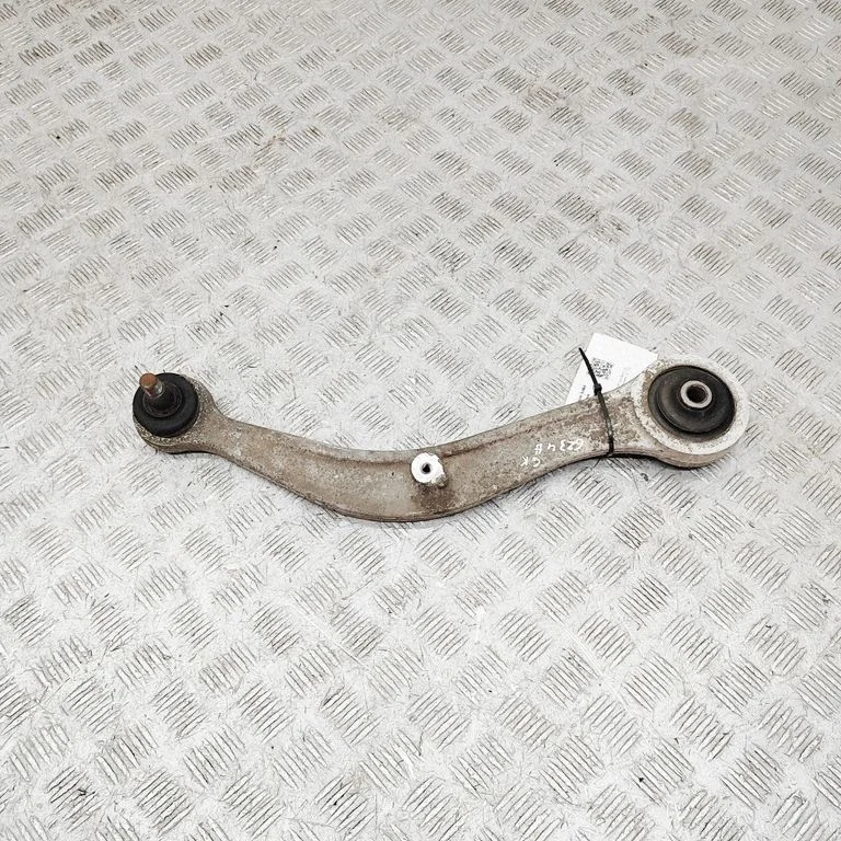 Tagumine ülemine õõtshoob 4125A037