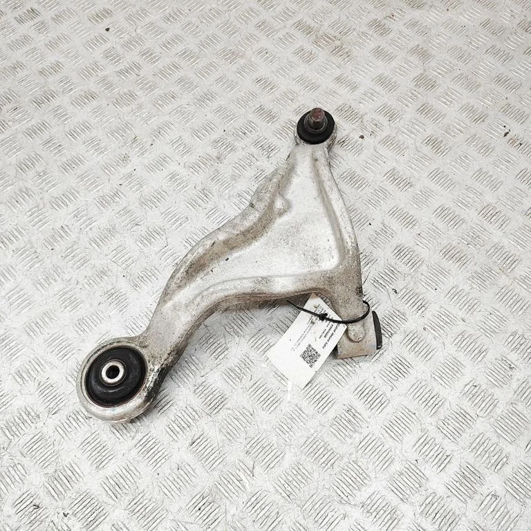 Tagumine ülemine õõtshoob 4110A052