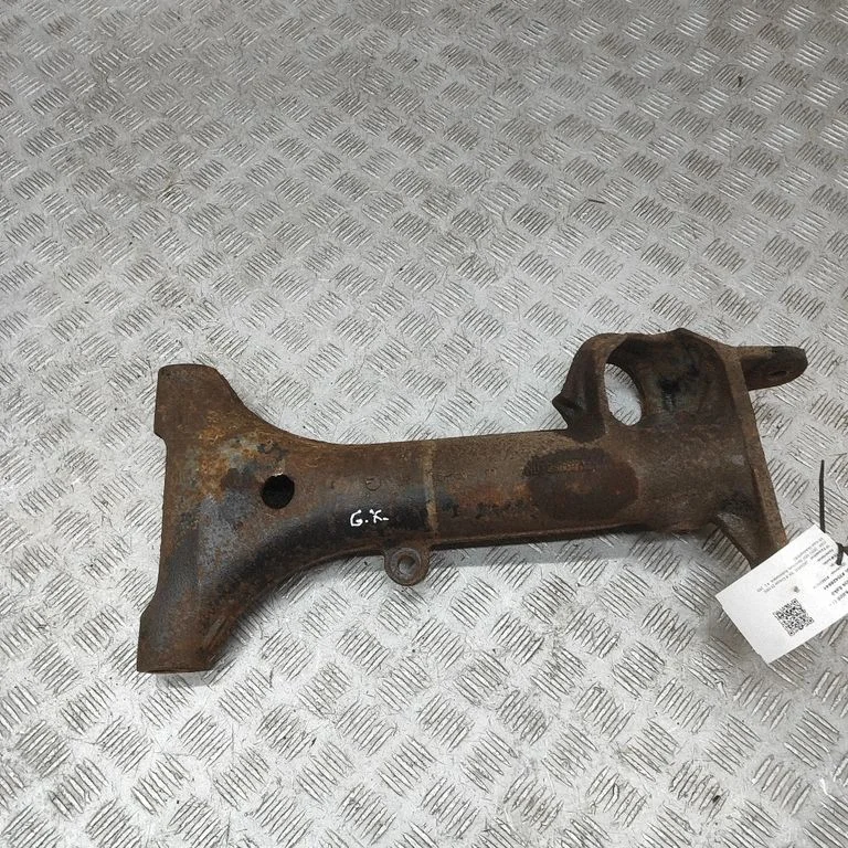 Aizmugurējā svira (dakša) MNB2961AA