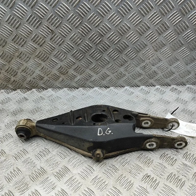 Tagumine ülemine õõtshoob 4873024010 – Lexus RC (2014-)