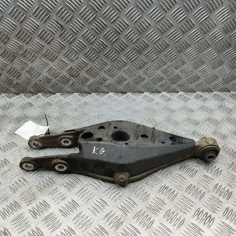 Tagumine ülemine õõtshoob 4874024010 – Lexus RC (2014-)