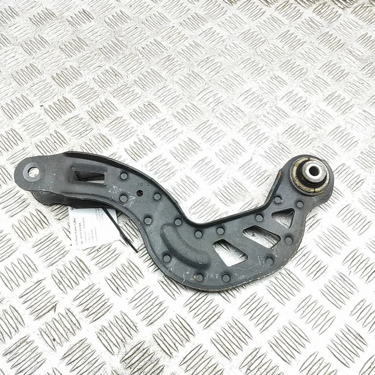 Tagumine ülemine õõtshoob – Mercedes-Benz CLA-klass C117 X117 W117 (2013-2019)