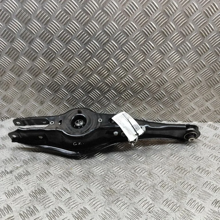 Rear upper control arm/wishbone – Cupra Leon (2020-)