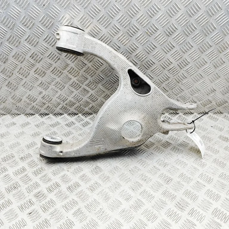 Tagumine ülemine õõtshoob 9J1505311A