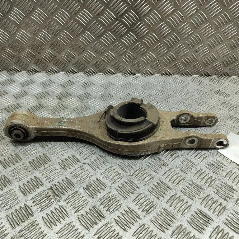 Tagumine ülemine õõtshoob 55211GI100 – Genesis GV60 (2021-)