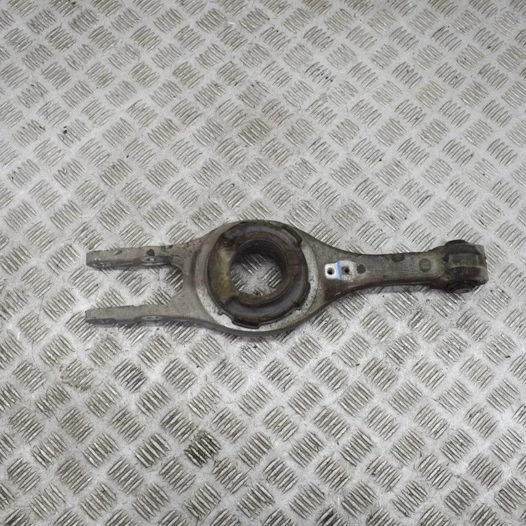 Aizmugurējā svira (dakša) 55210GI100