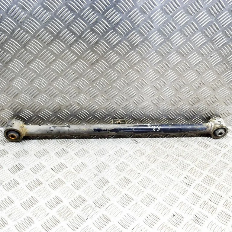 Rear upper control arm/wishbone – Toyota Land Cruiser (J200) (2008-)