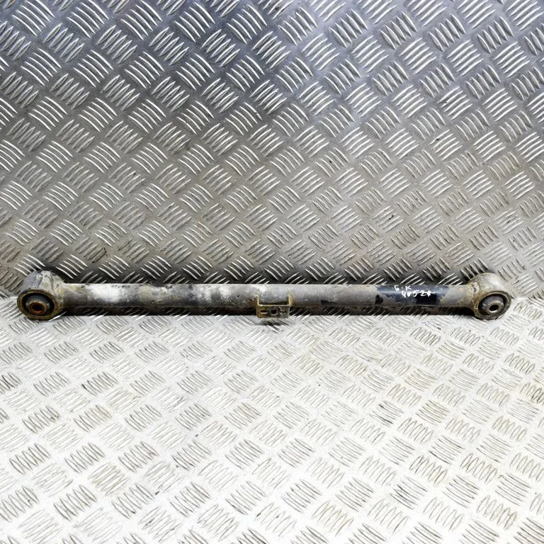 Rear upper control arm/wishbone – Toyota Land Cruiser (J200) (2008-)