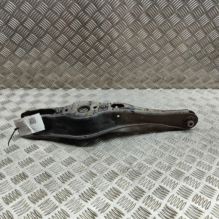 Aizmugurējā svira (dakša) 3Q0505311G