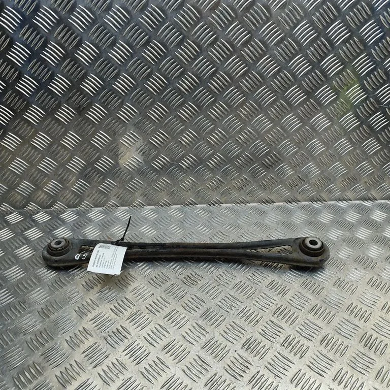 Aizmugurējā svira (dakša) 7L8501529A