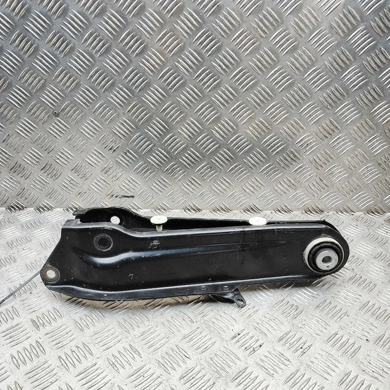 Tagumine ülemine õõtshoob 6895251