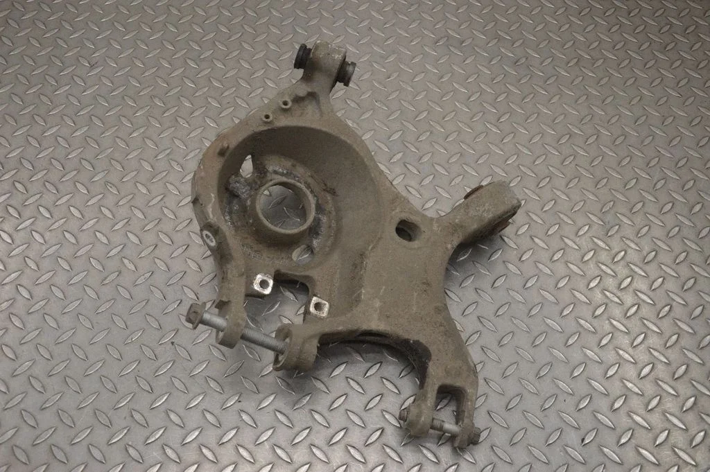 Rear upper control arm/wishbone 5K651