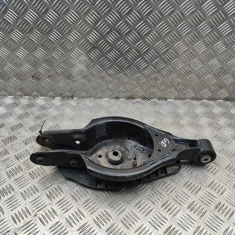 Aizmugurējā svira (dakša) R6608045152