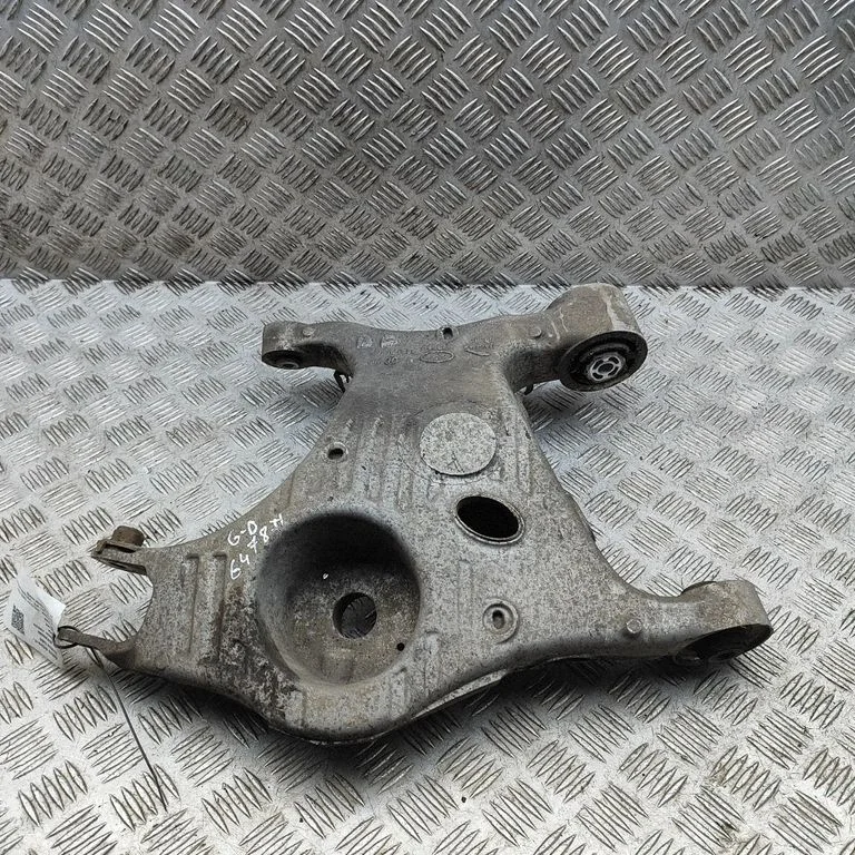 Tagumine ülemine õõtshoob FK725B530AG