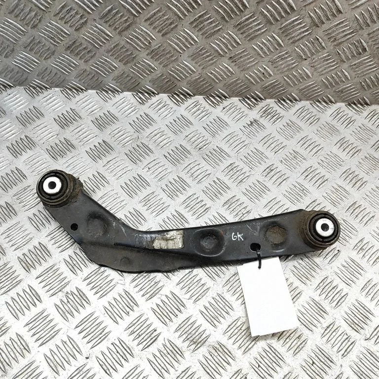 Aizmugurējā svira (dakša) 31360584