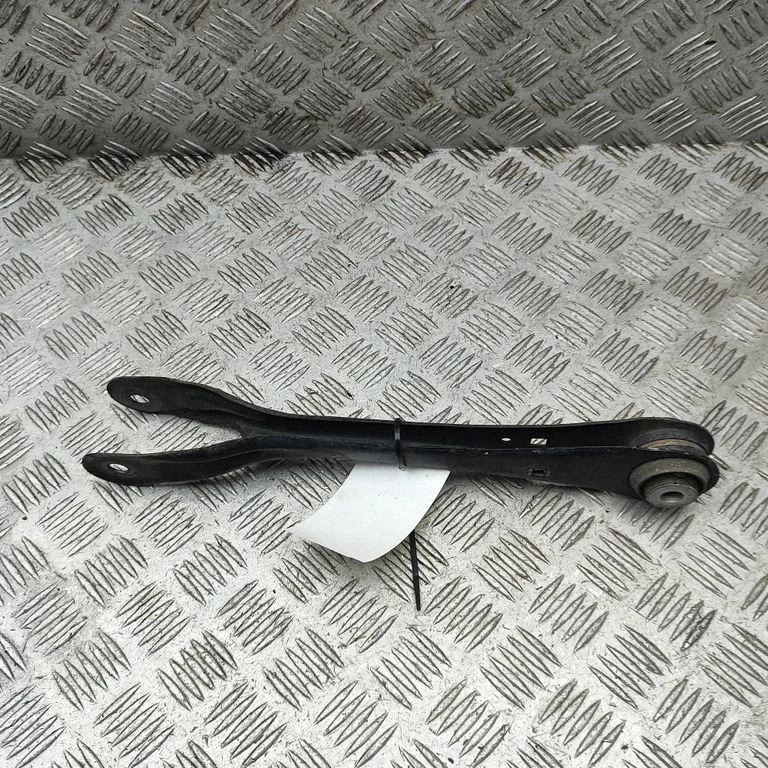 Aizmugurējā svira (dakša) 6893528