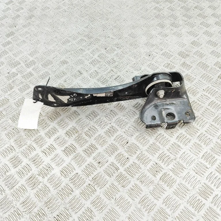 Aizmugurējā svira (dakša) A2473502303