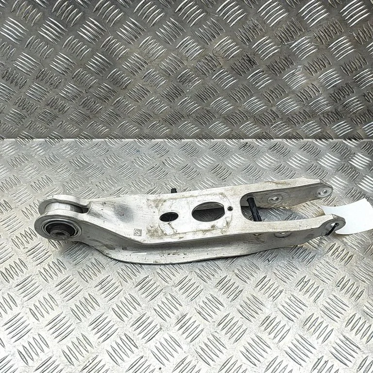 Tagumine ülemine õõtshoob 80A505311B