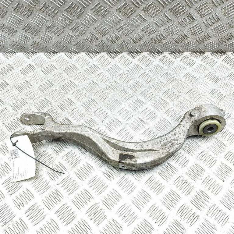 Tagumine ülemine õõtshoob M8E25K743