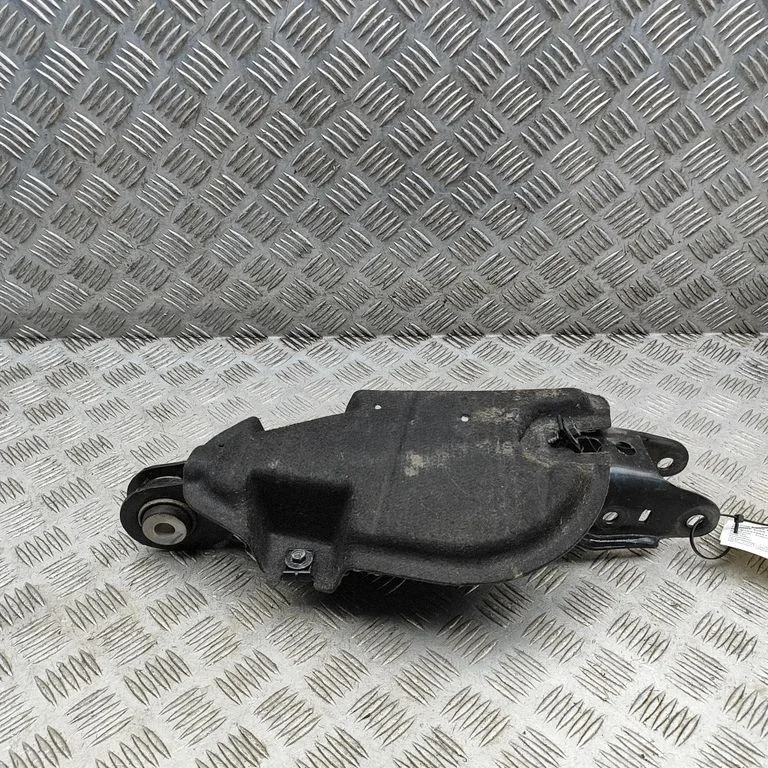 Tagumine ülemine õõtshoob LJ9C5B530AC