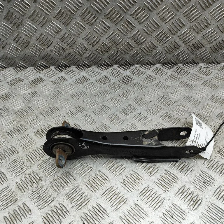 Tagumine ülemine õõtshoob LJ9C5B927AB