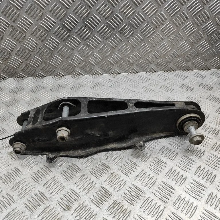 Tagumine ülemine õõtshoob 6892272