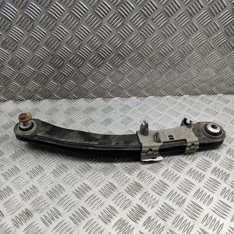 Tagumine ülemine õõtshoob 6892267
