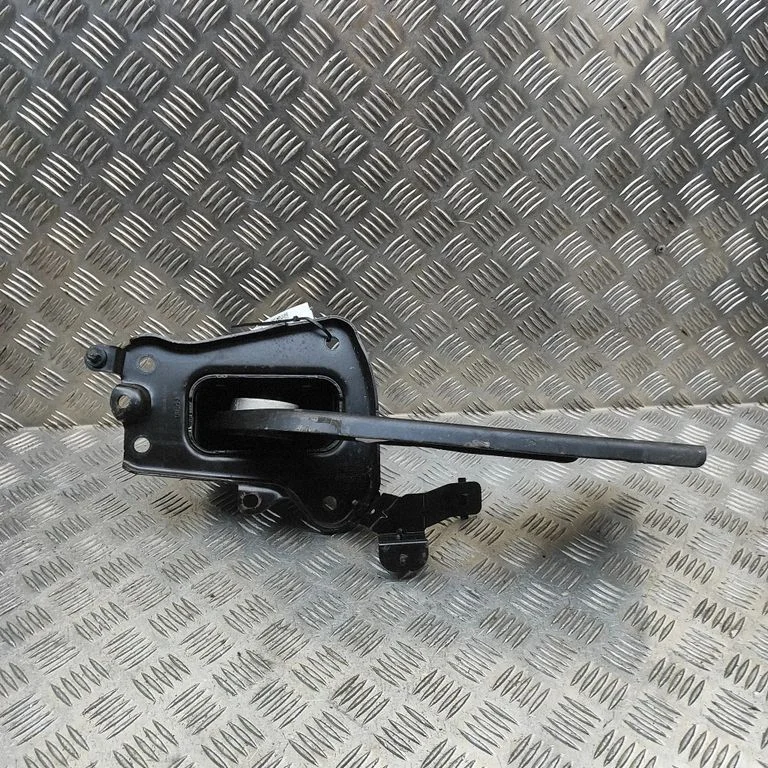 Rear upper control arm/wishbone