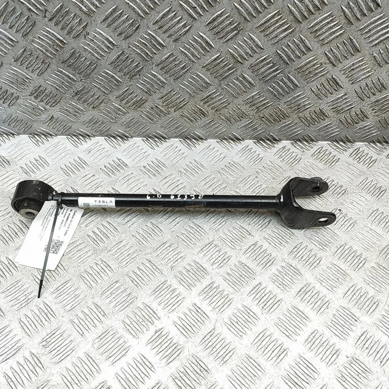 Rear upper control arm/wishbone 134444100B
