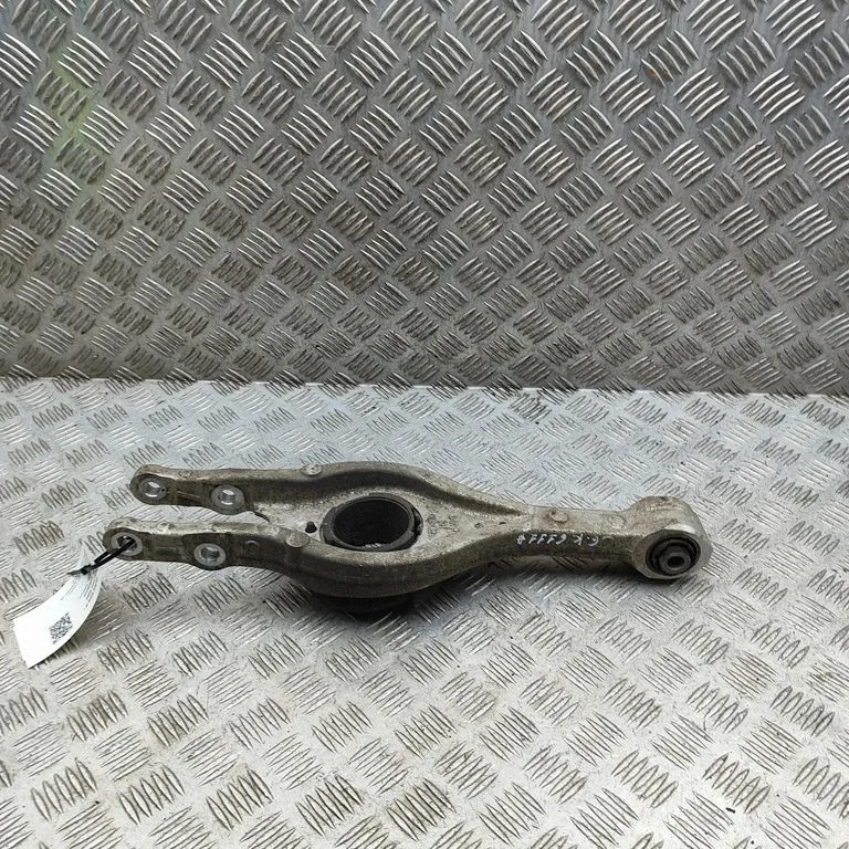 Tagumine ülemine õõtshoob 55210GI100