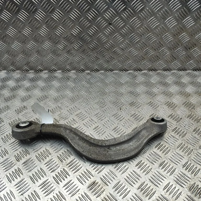Tagumine ülemine õõtshoob 4M0505372