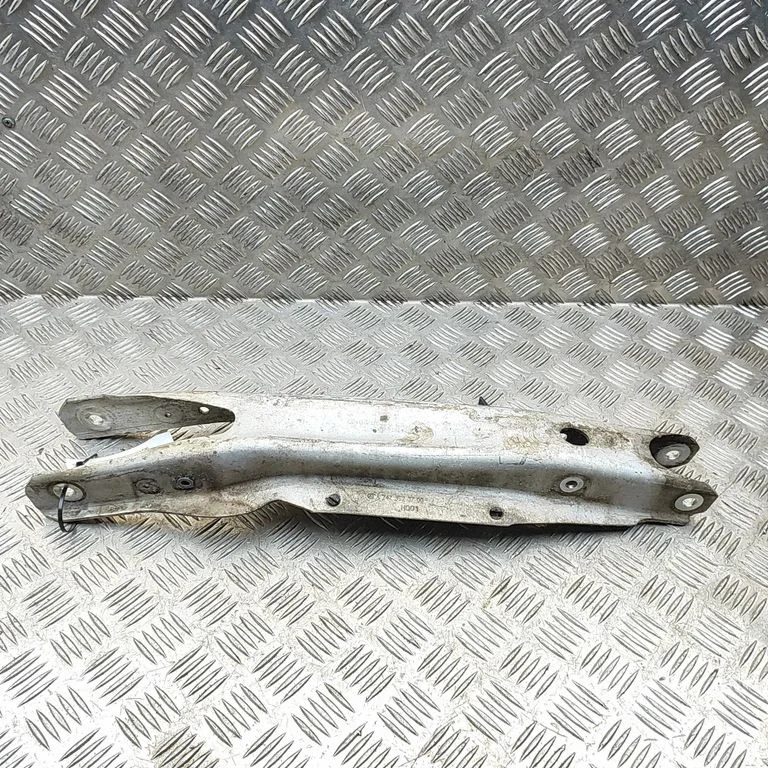 Aizmugurējā svira (dakša) A2473523700
