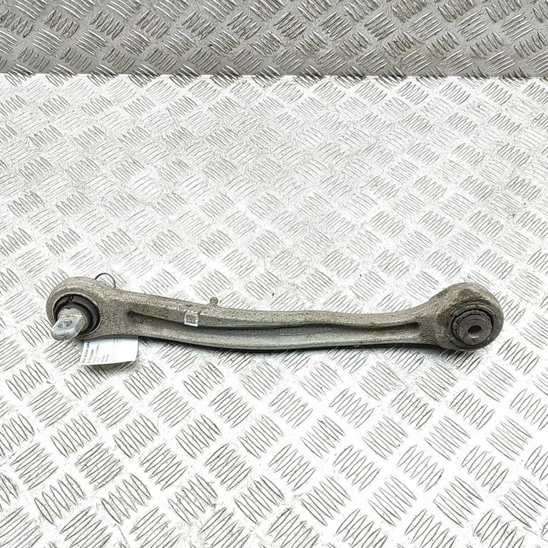 Tagumine ülemine õõtshoob M9R35B551
