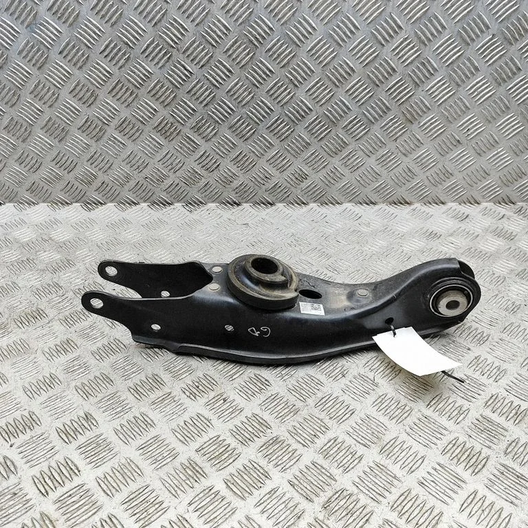 Tagumine ülemine õõtshoob 85E505311G – Audi A6 C7 (2011-)
