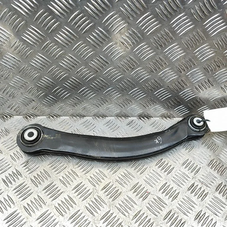 Aizmugurējā svira (dakša) 80A505397A