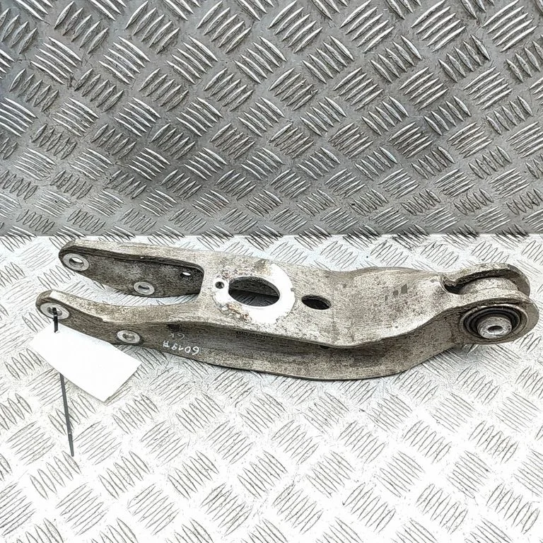 Aizmugurējā svira (dakša) 4M0505311J