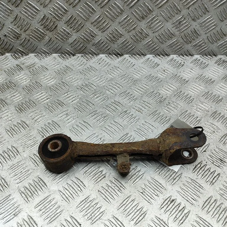 Tagumine ülemine õõtshoob 4877024070 – Lexus RC (2014-)
